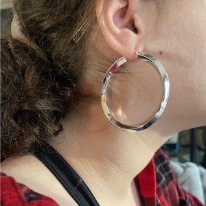 Big silver hoops, knife, edge/square tube in stainless steel. Lightweight & big